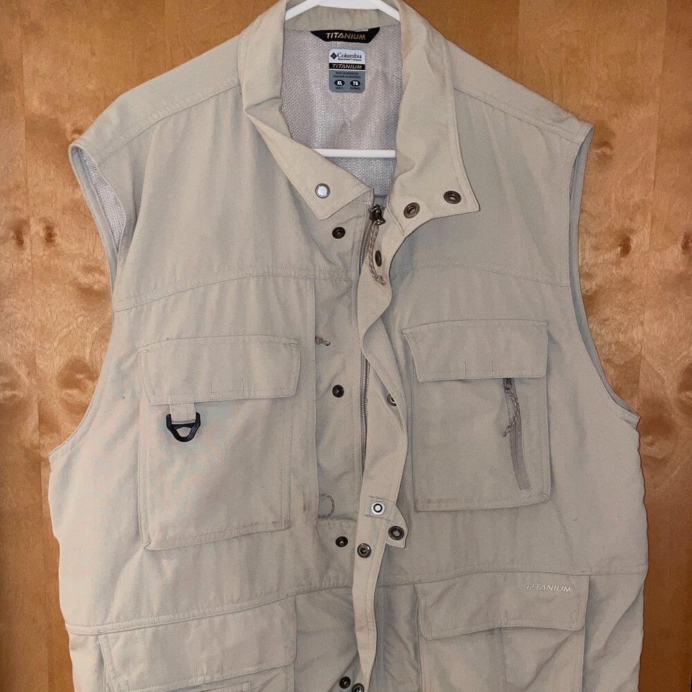 Columbia Titanium Mesh Men's Fishing Vest Hiking Outdoor Cargo Khaki Size XL